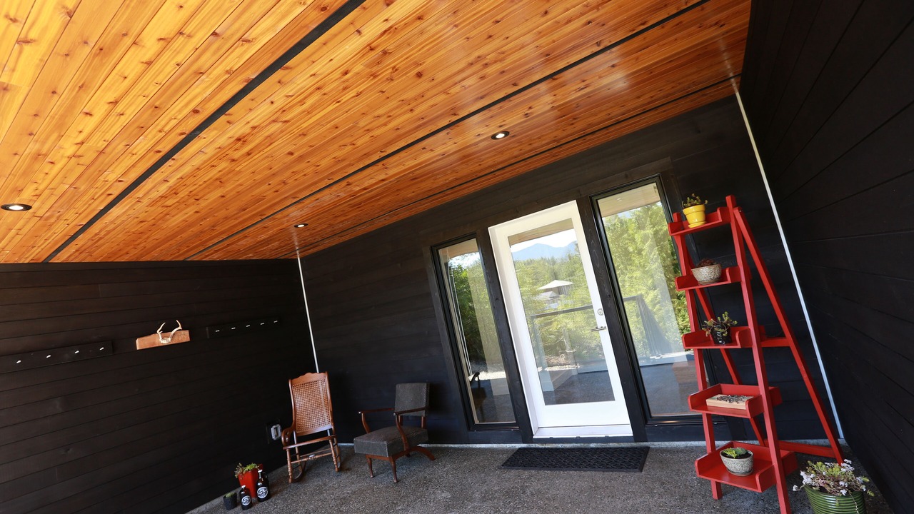 Photo of Patio Balcony in Tonquin Beach