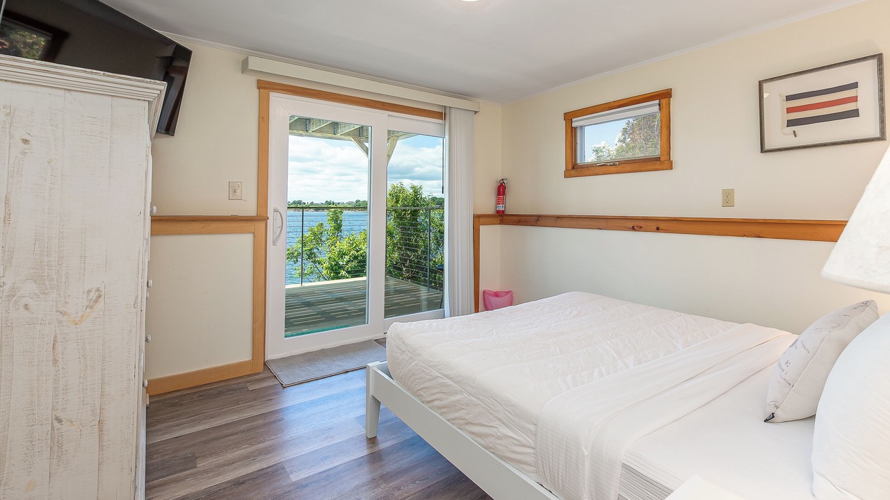 Photo of Bedroom in Mid-Coast and Islands
