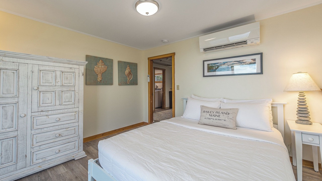 Photo of Bedroom in Mid-Coast and Islands