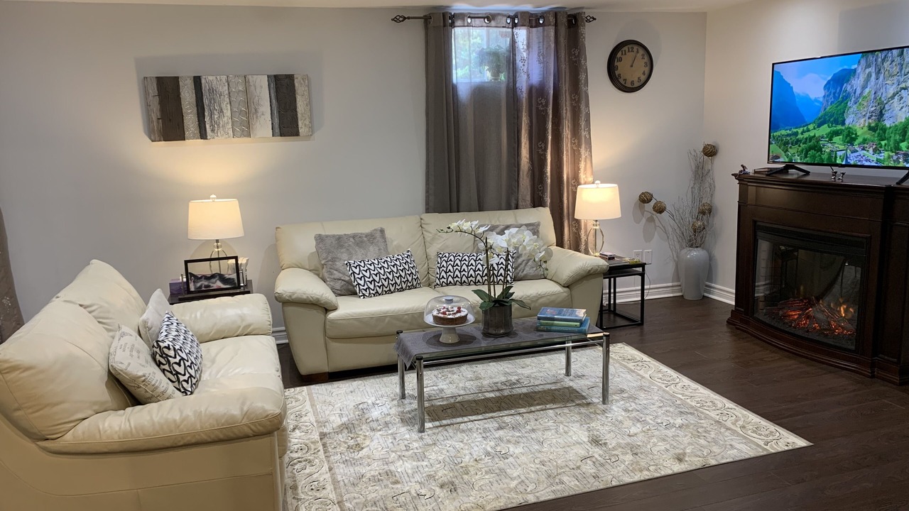 Photo of Livingroom in Richmond Hill