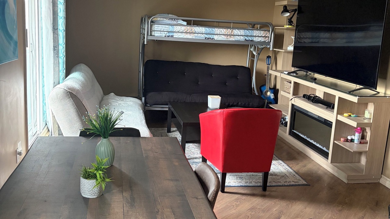 Photo of Livingroom in Sylvan Lake