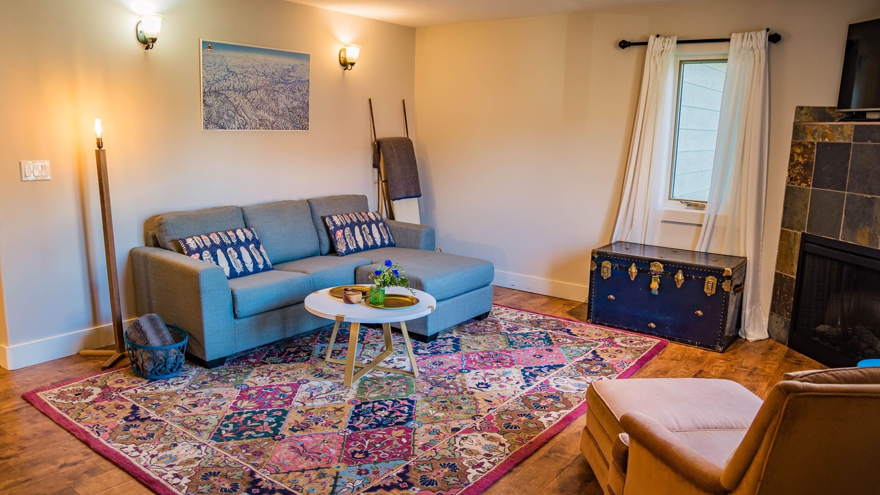 Photo of Livingroom in Radium Hot Springs