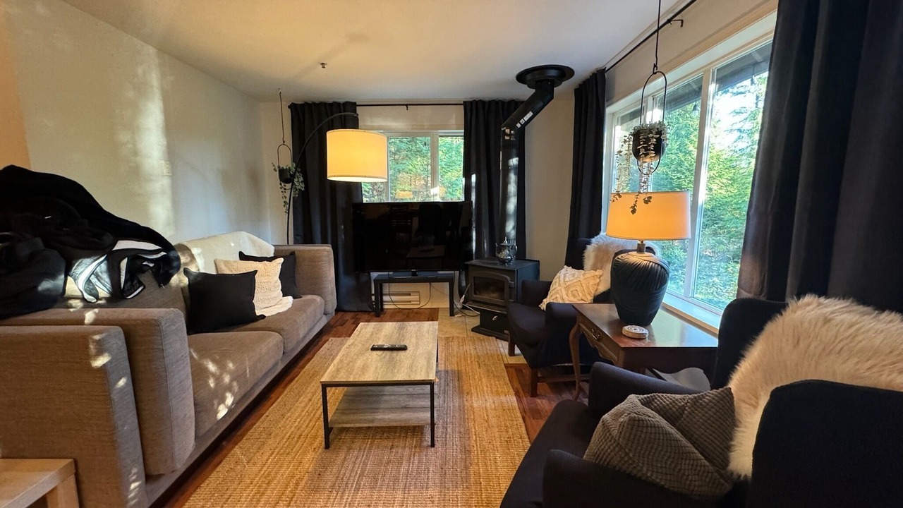 Photo of Livingroom in Port Moody