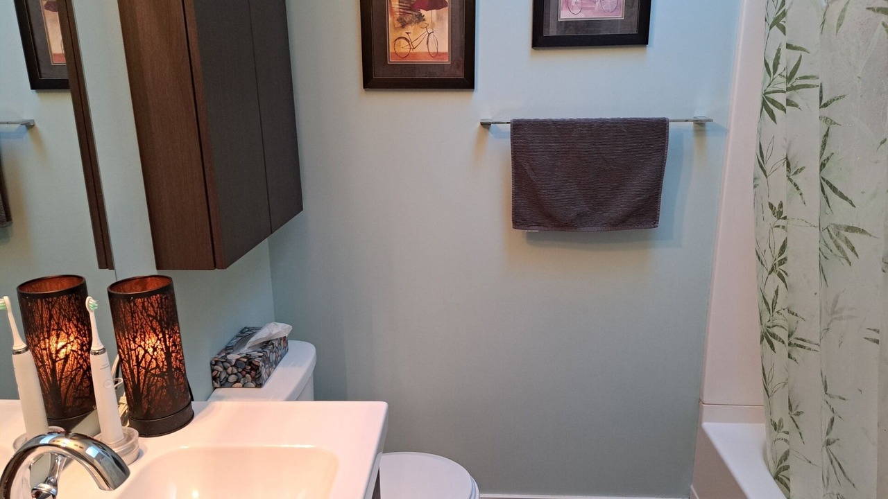 Photo of Bathroom in Okanagan-Similkameen