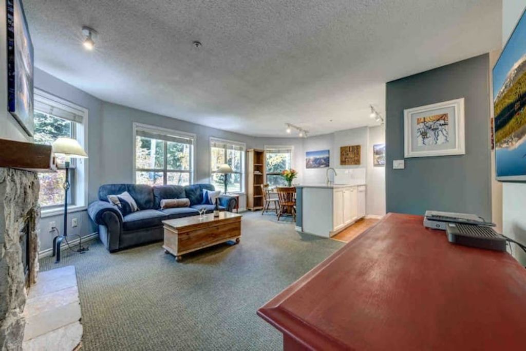 Photo of Livingroom in Upper Village