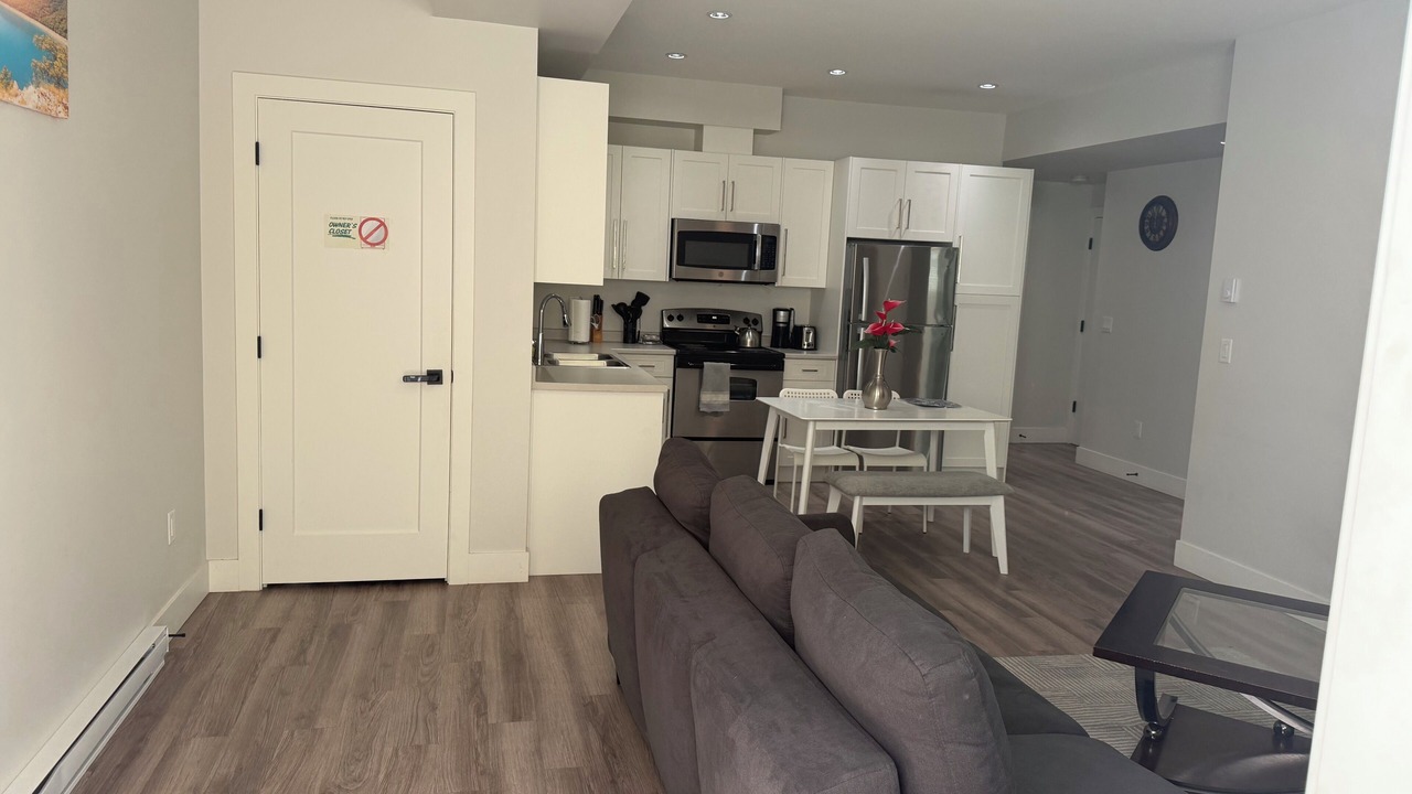 Photo of Livingroom in White Rock