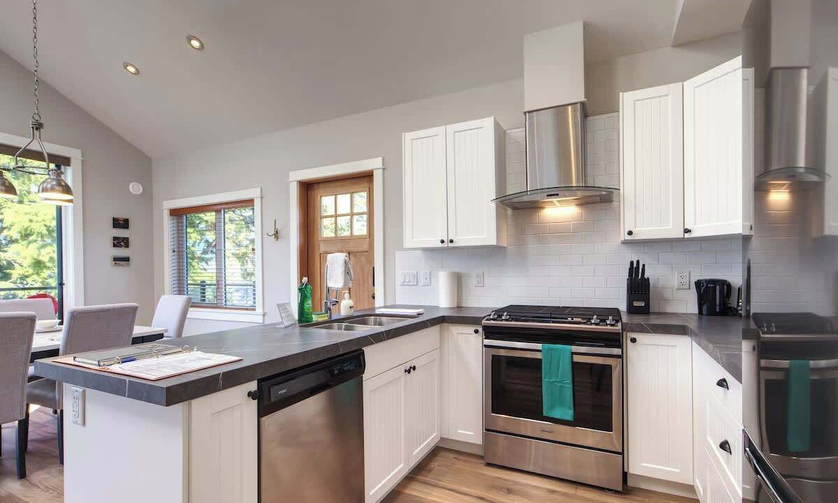 Photo of Kitchen in Port Renfrew