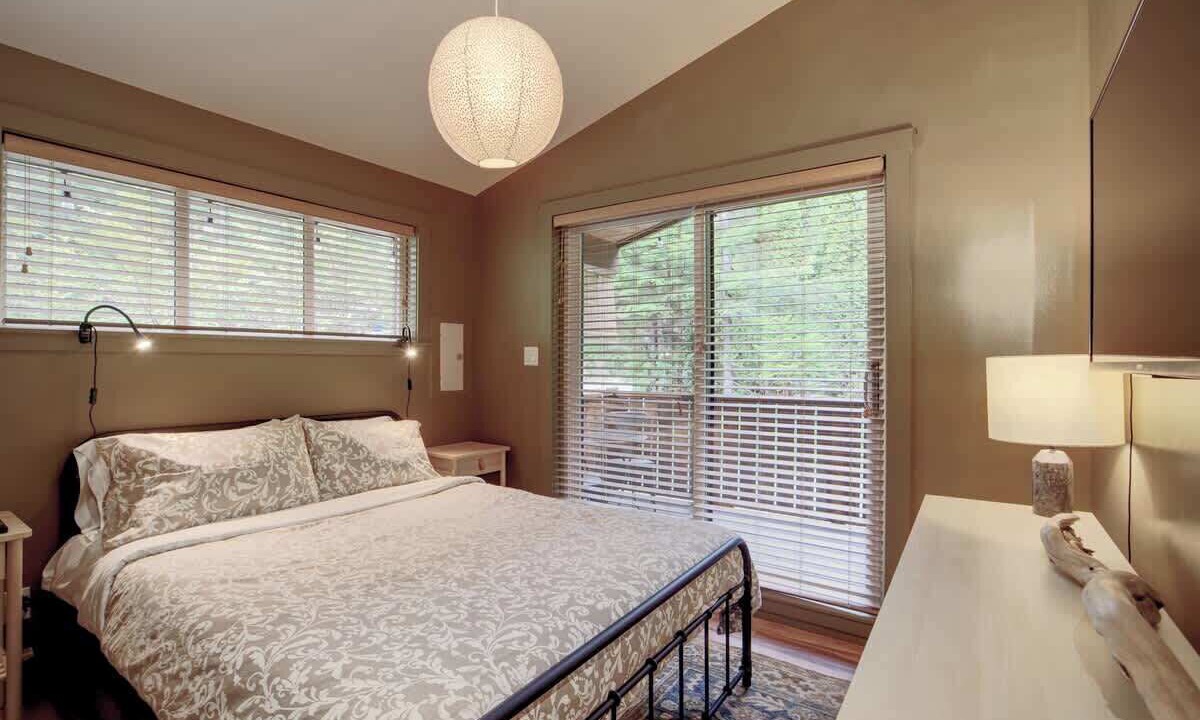 Photo of Bedroom in Port Renfrew