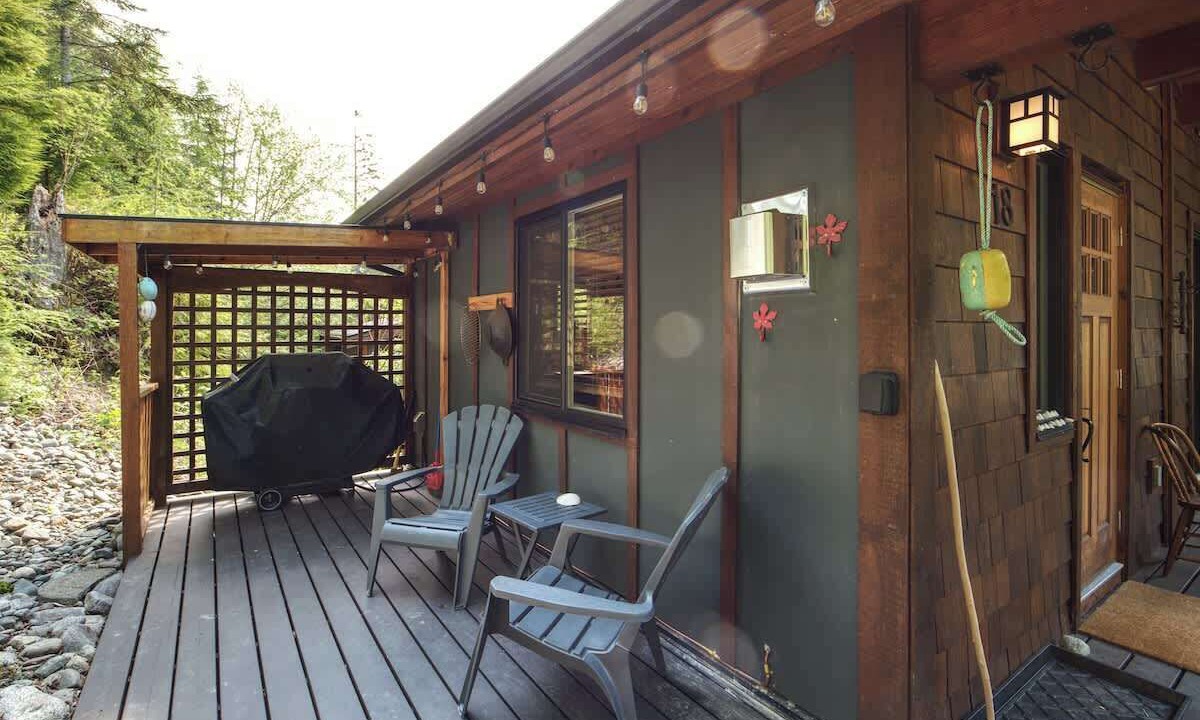 Photo of Patio Balcony in Port Renfrew