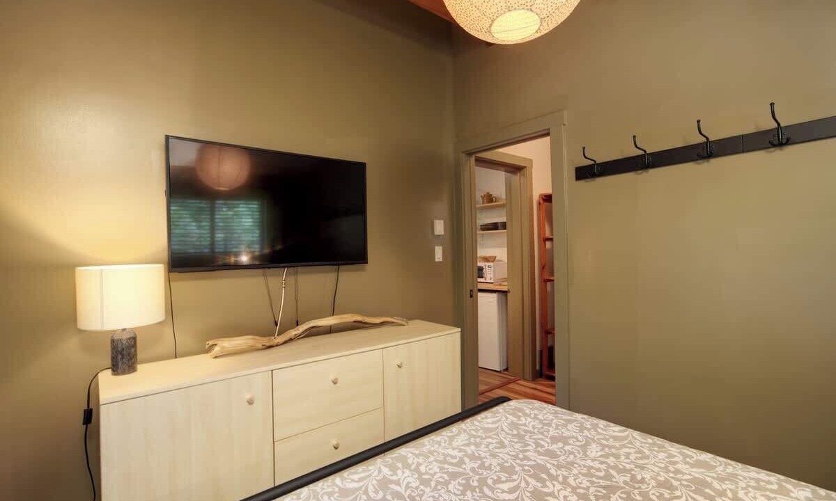 Photo of Bedroom in Port Renfrew