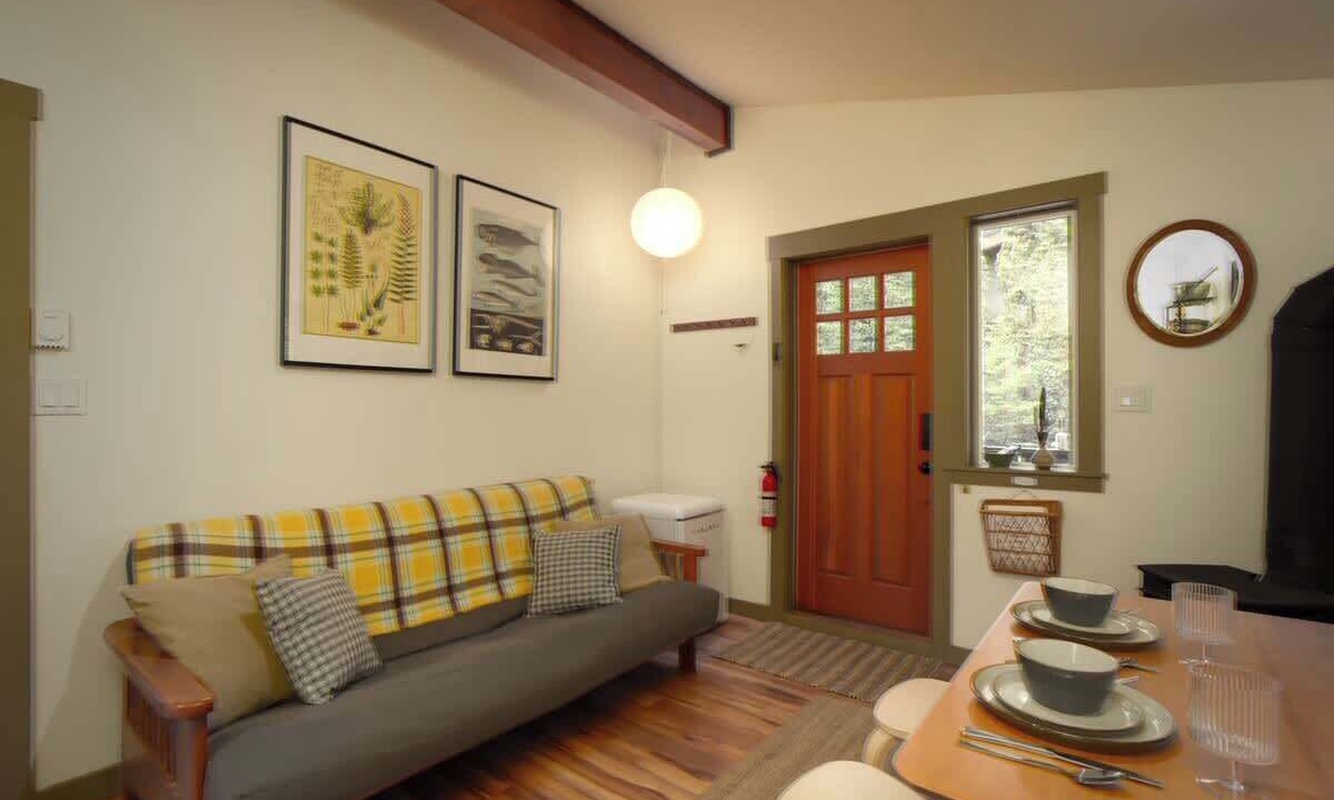 Photo of Livingroom in Port Renfrew