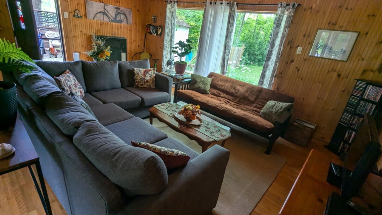 Photo of Livingroom in Miller Lake