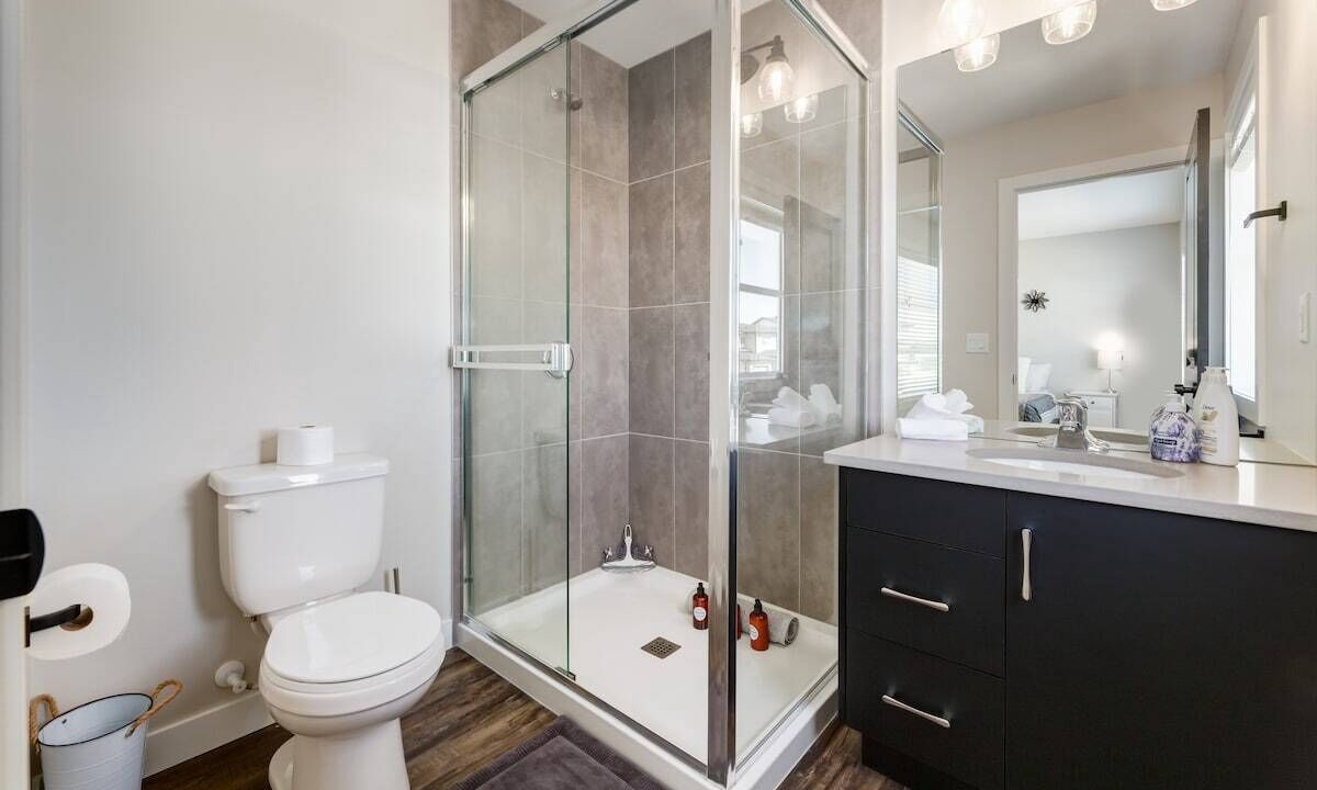 Photo of Bathroom in Sylvan Lake