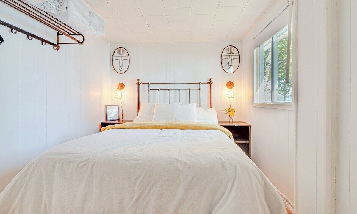 Photo of Bedroom in Algonquin Highlands