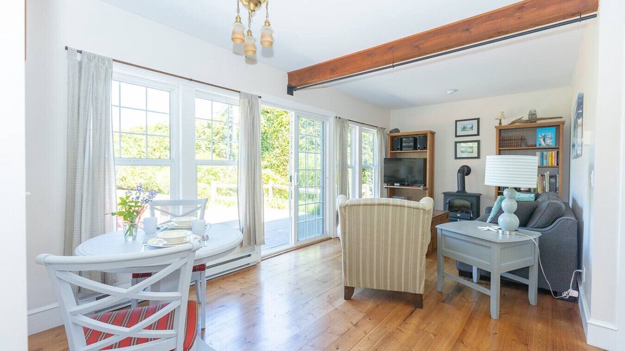Photo of Livingroom in Regional District of Nanaimo