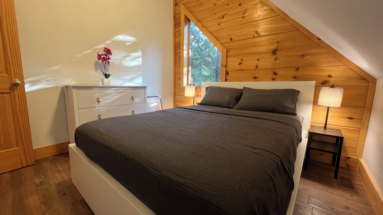 Photo of Bedroom in Trent Lakes