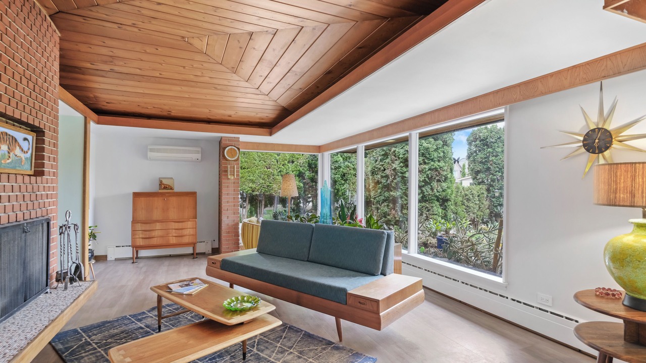 Photo of Livingroom in Central Okanagan
