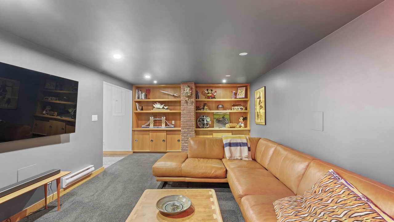 Photo of Livingroom in Central Okanagan