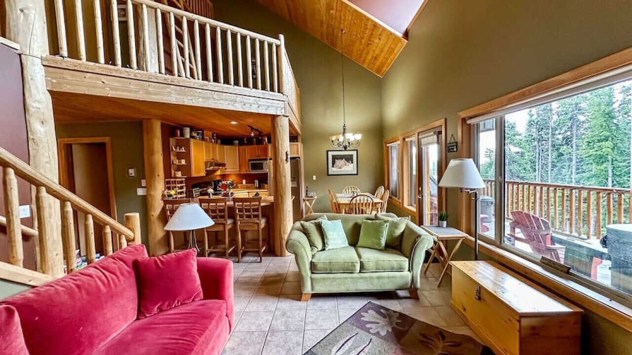 Photo of Livingroom in Apex Mountain
