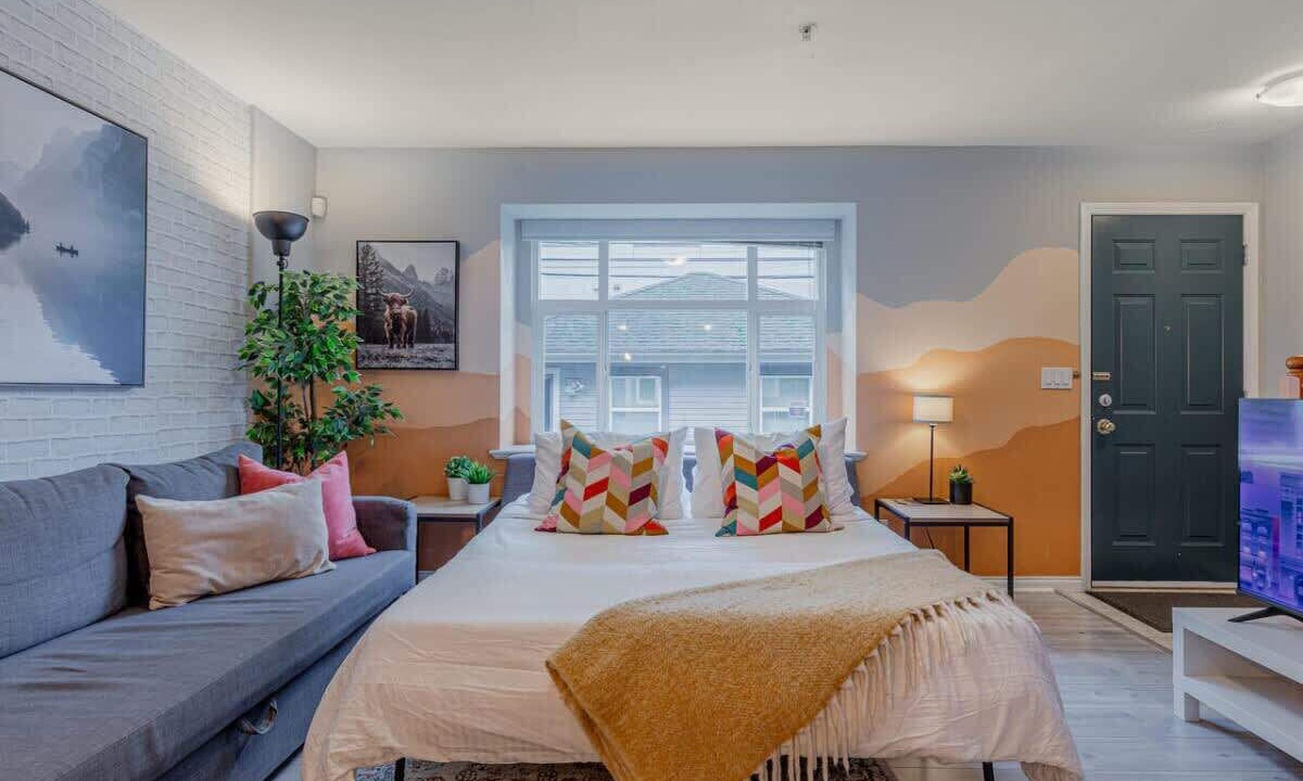 Photo of Bedroom in Downtown Eastside