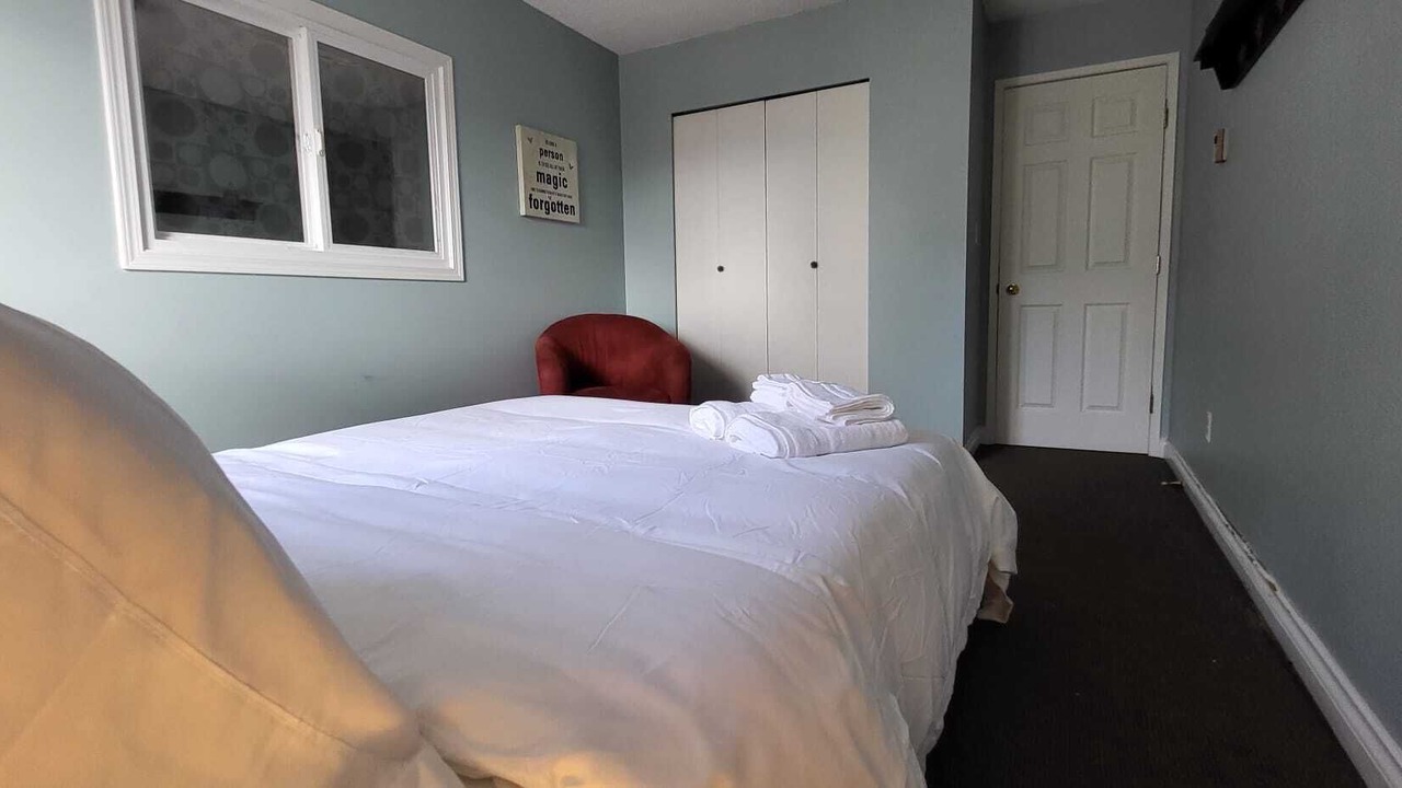 Photo of Bedroom in Haney