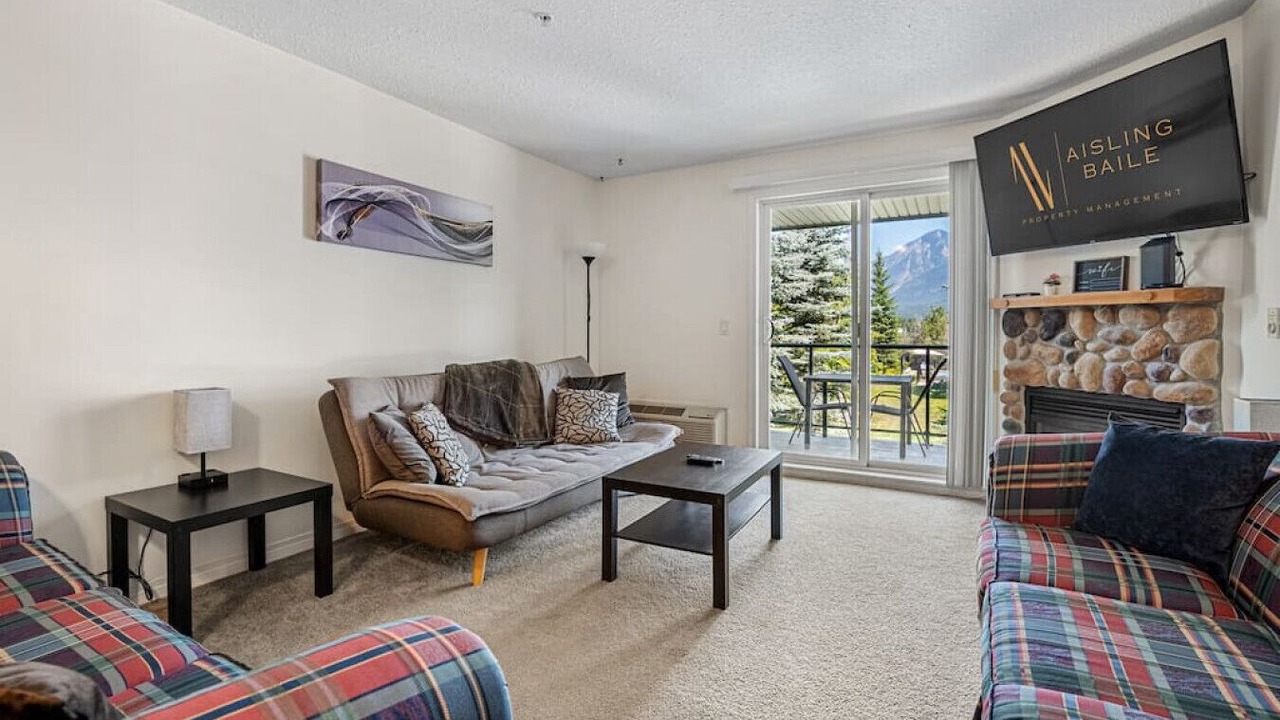 Photo of Livingroom in East Kootenay
