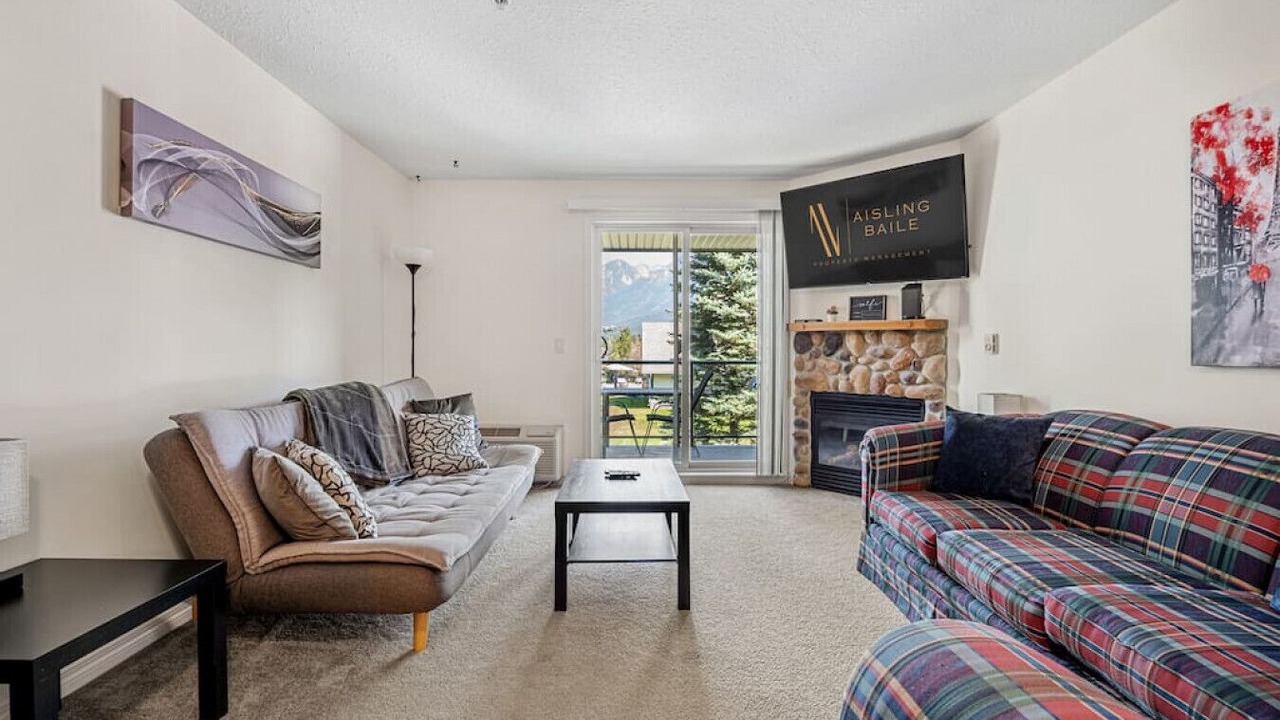 Photo of Livingroom in East Kootenay