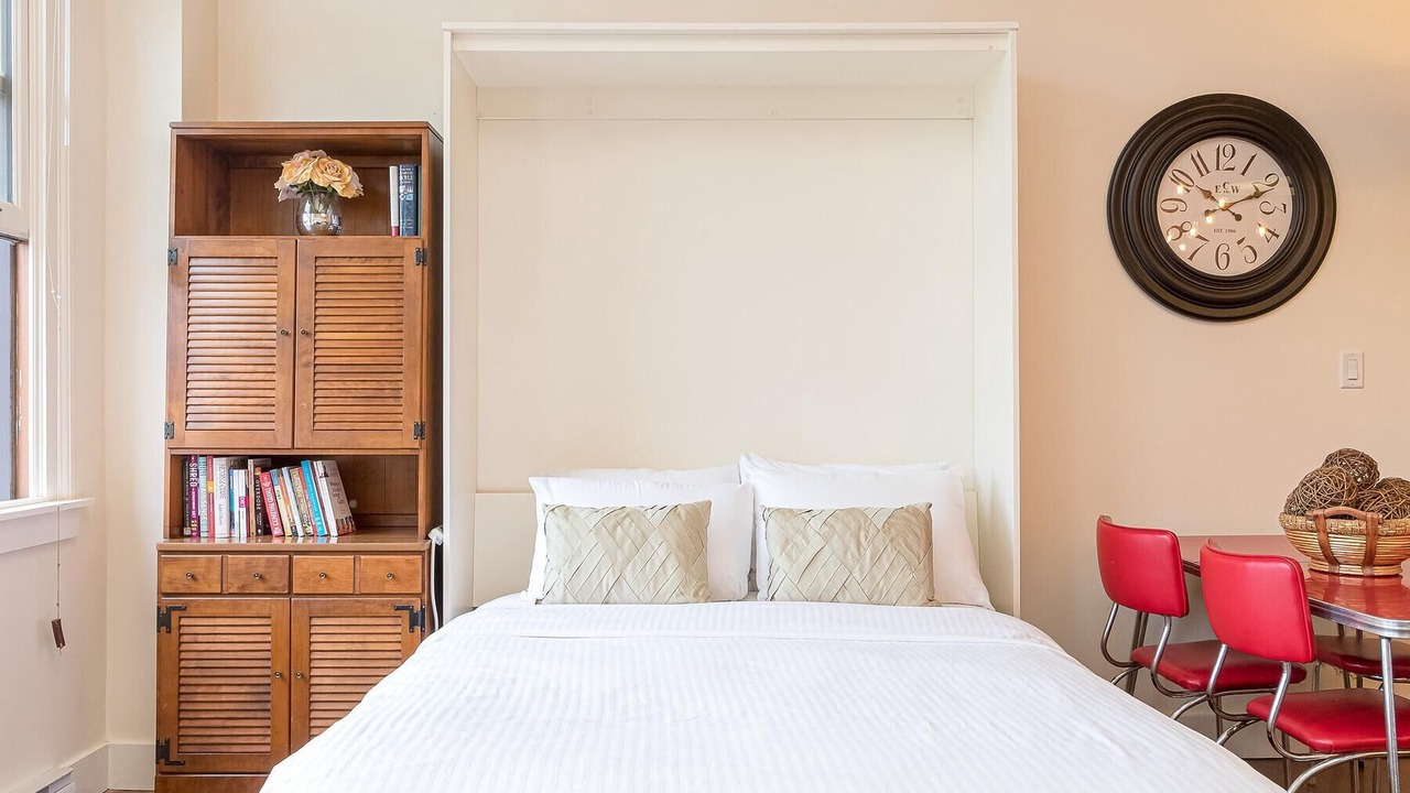 Photo of Bedroom in Downtown Victoria