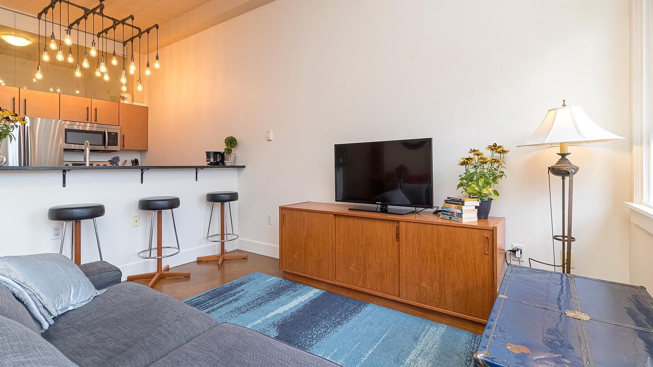 Photo of Livingroom in Downtown Victoria