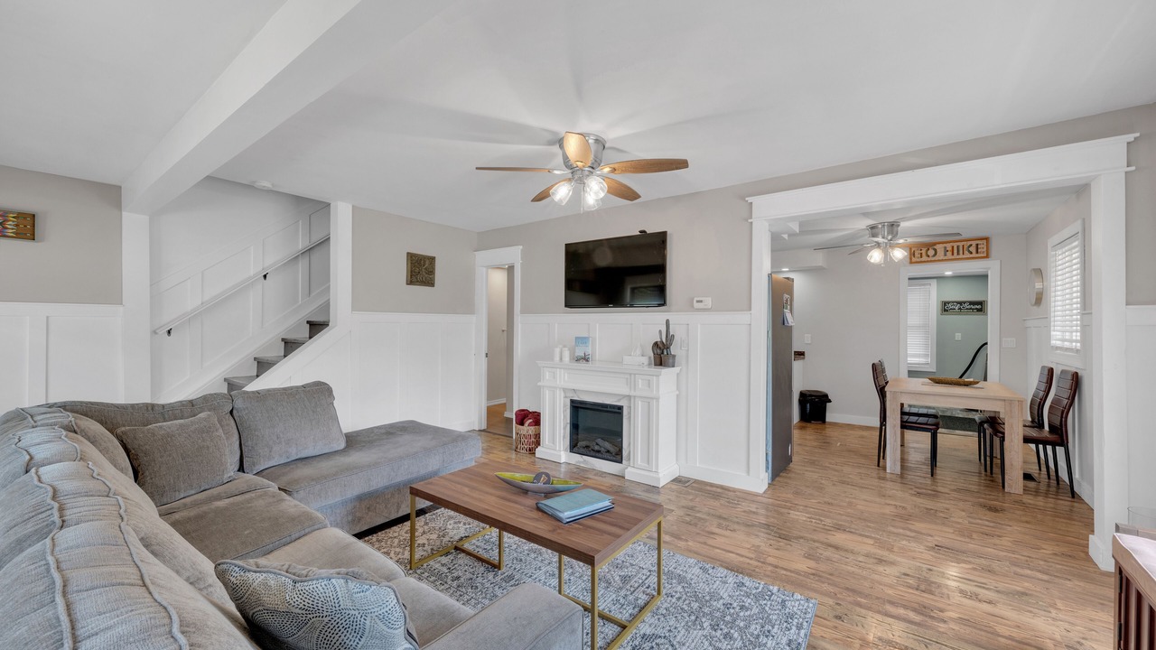 Photo of Livingroom in Boblo Island