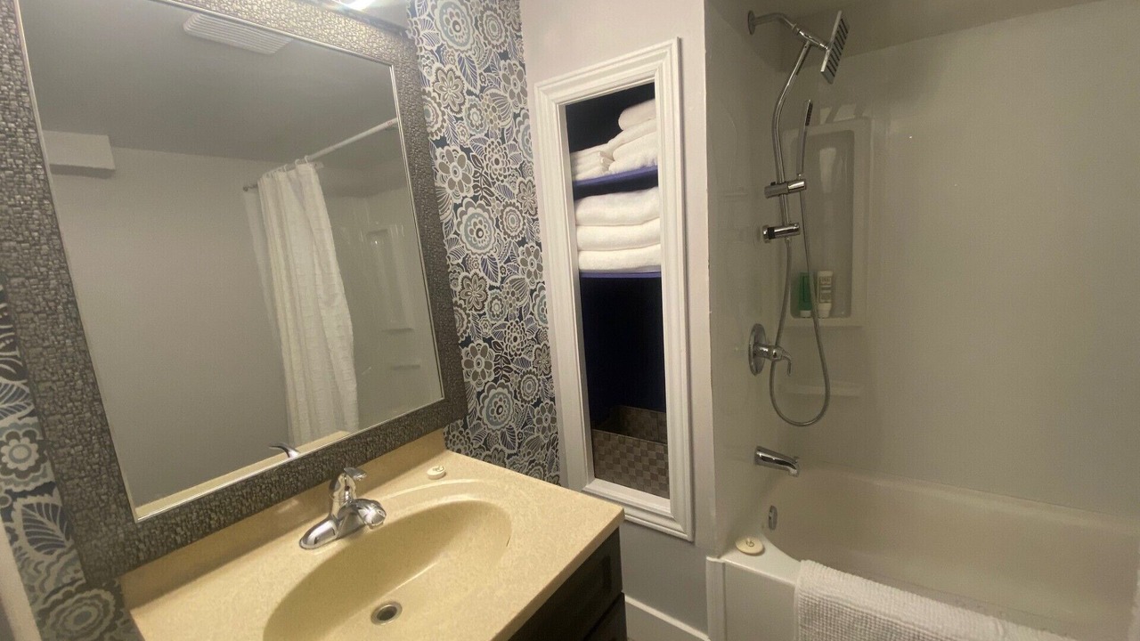 Photo of Bathroom in Quidi Vidi