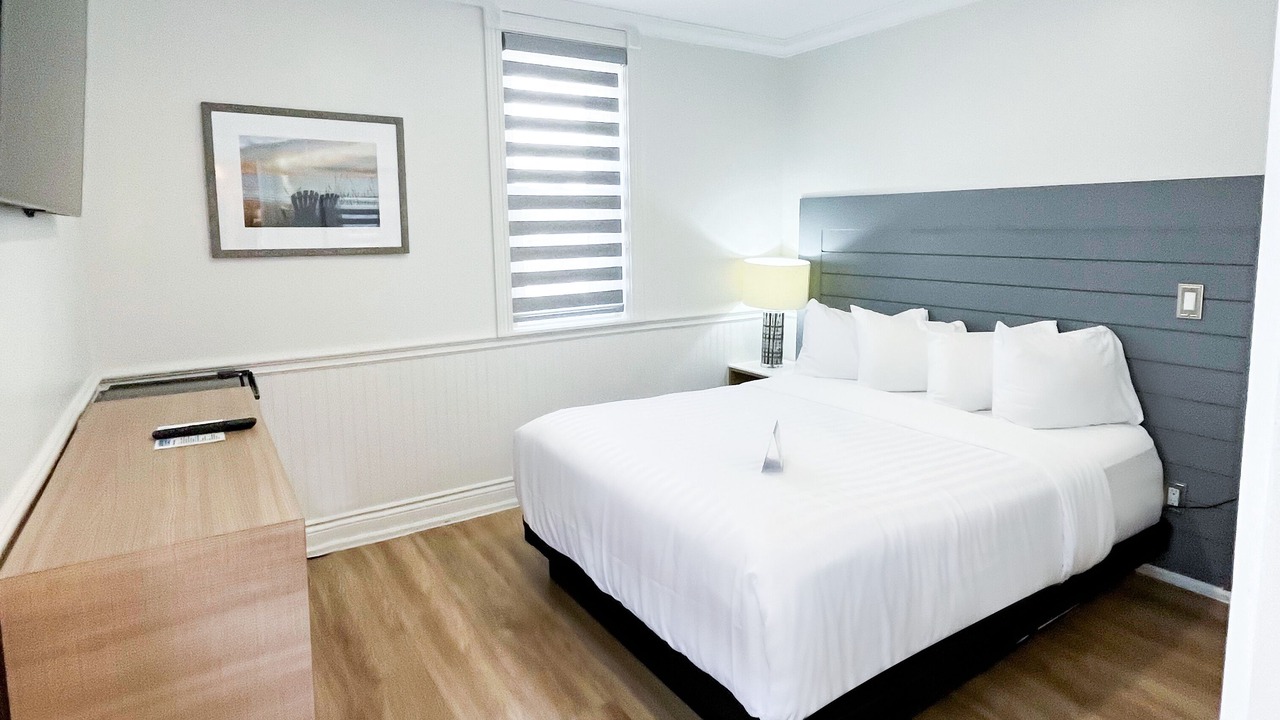 Photo of Bedroom in Grand Bend