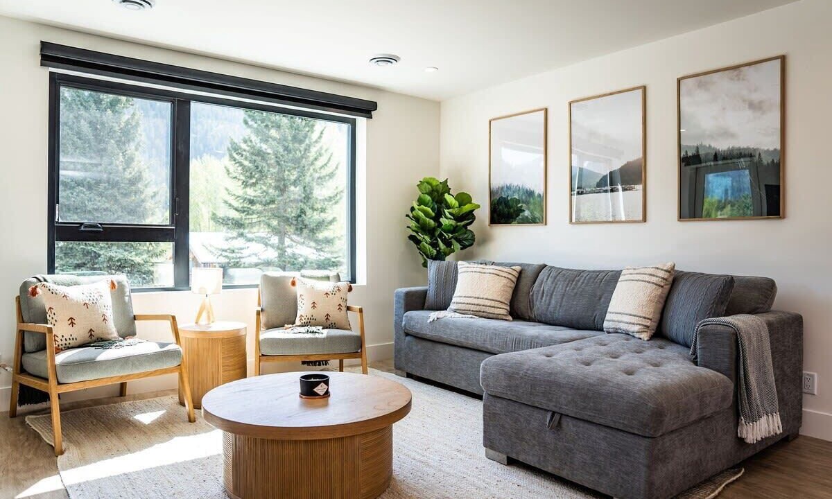 Photo of Livingroom in Revelstoke