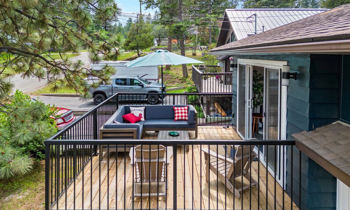 Photo of Patio Balcony in East Kootenay