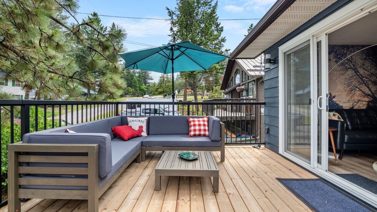 Photo of Patio Balcony in East Kootenay