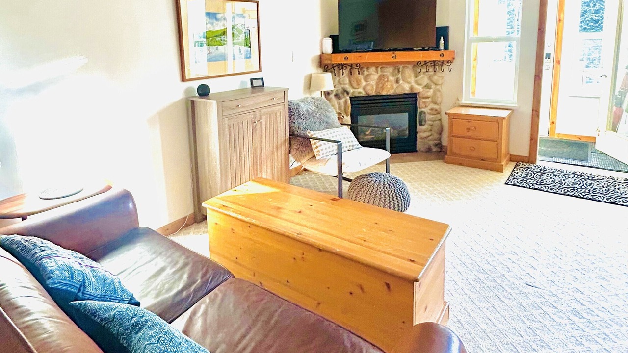 Photo of Livingroom in Silver Star Mountain