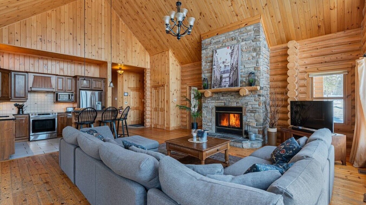 Photo of Livingroom in Fiddler Lake Resort