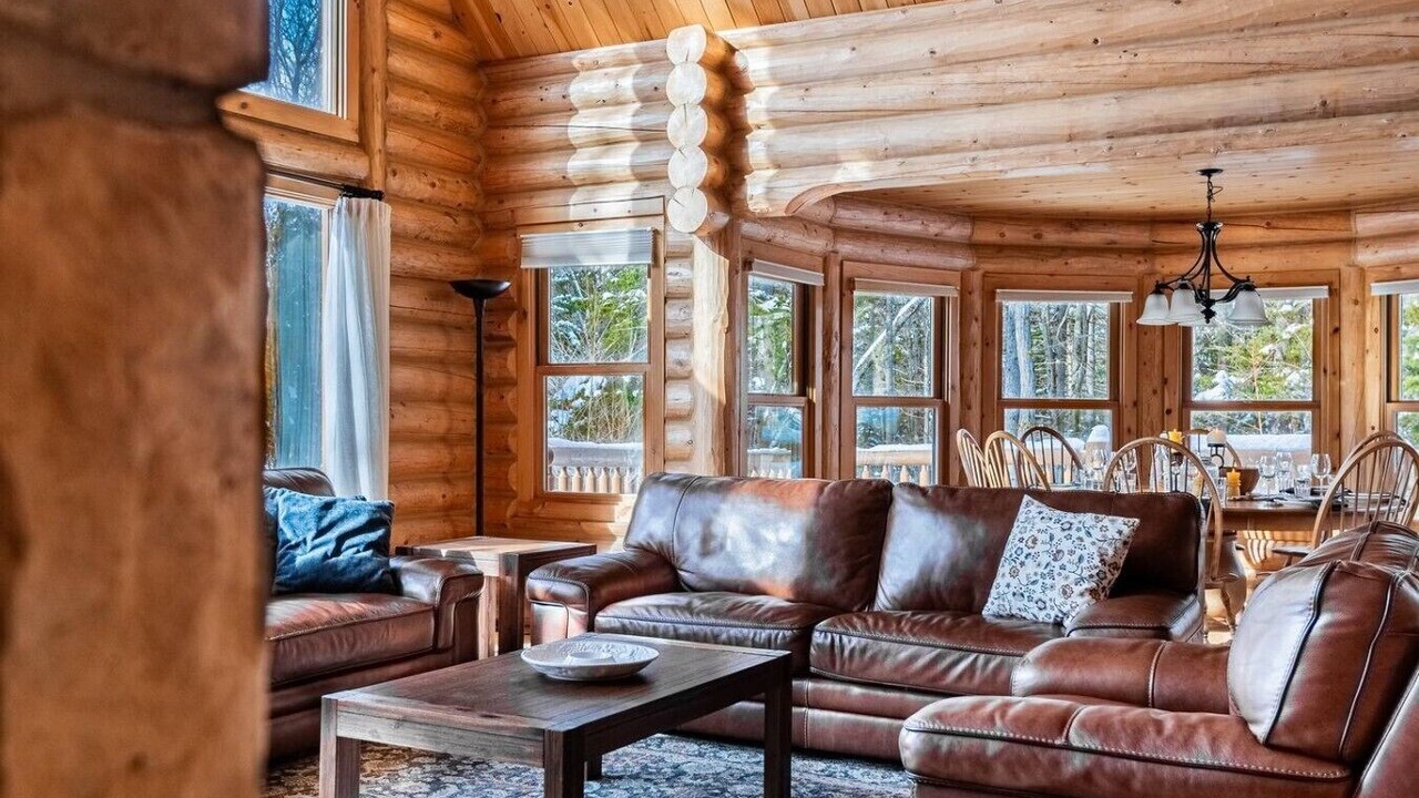 Photo of Livingroom in Fiddler Lake Resort