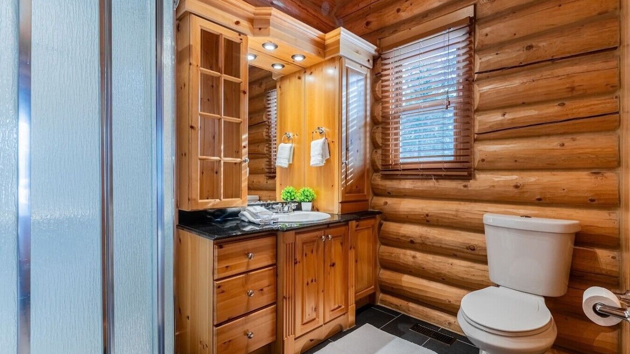 Photo of Bathroom in Fiddler Lake Resort