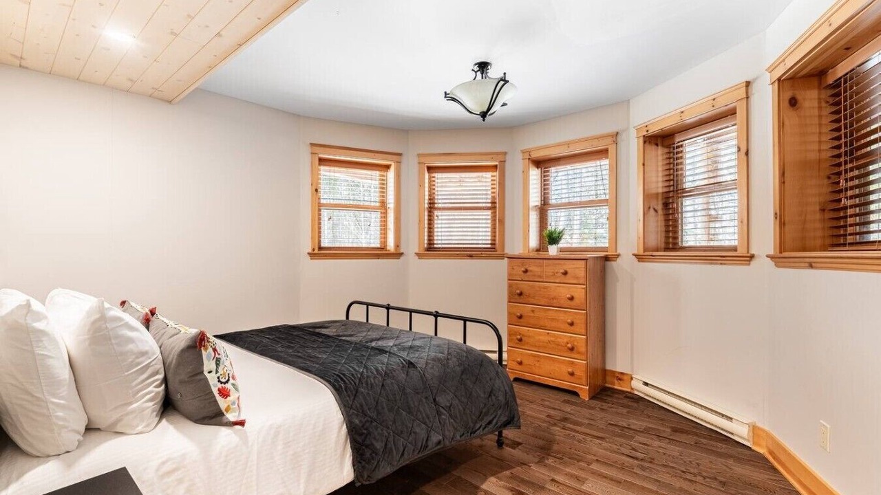 Photo of Bedroom in Fiddler Lake Resort