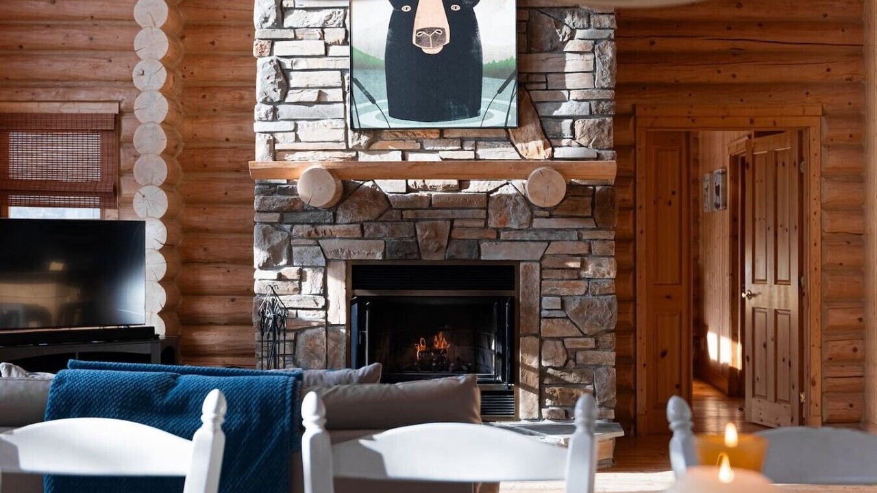 Photo of Livingroom in Fiddler Lake Resort