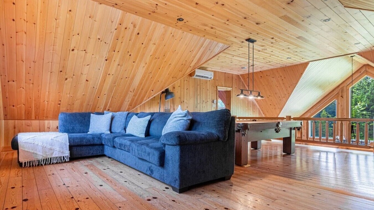 Photo of Livingroom in Fiddler Lake Resort