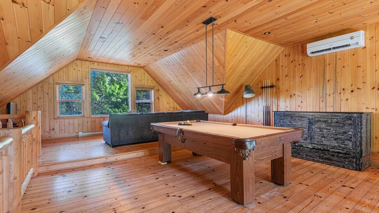 Photo of Bedroom in Fiddler Lake Resort