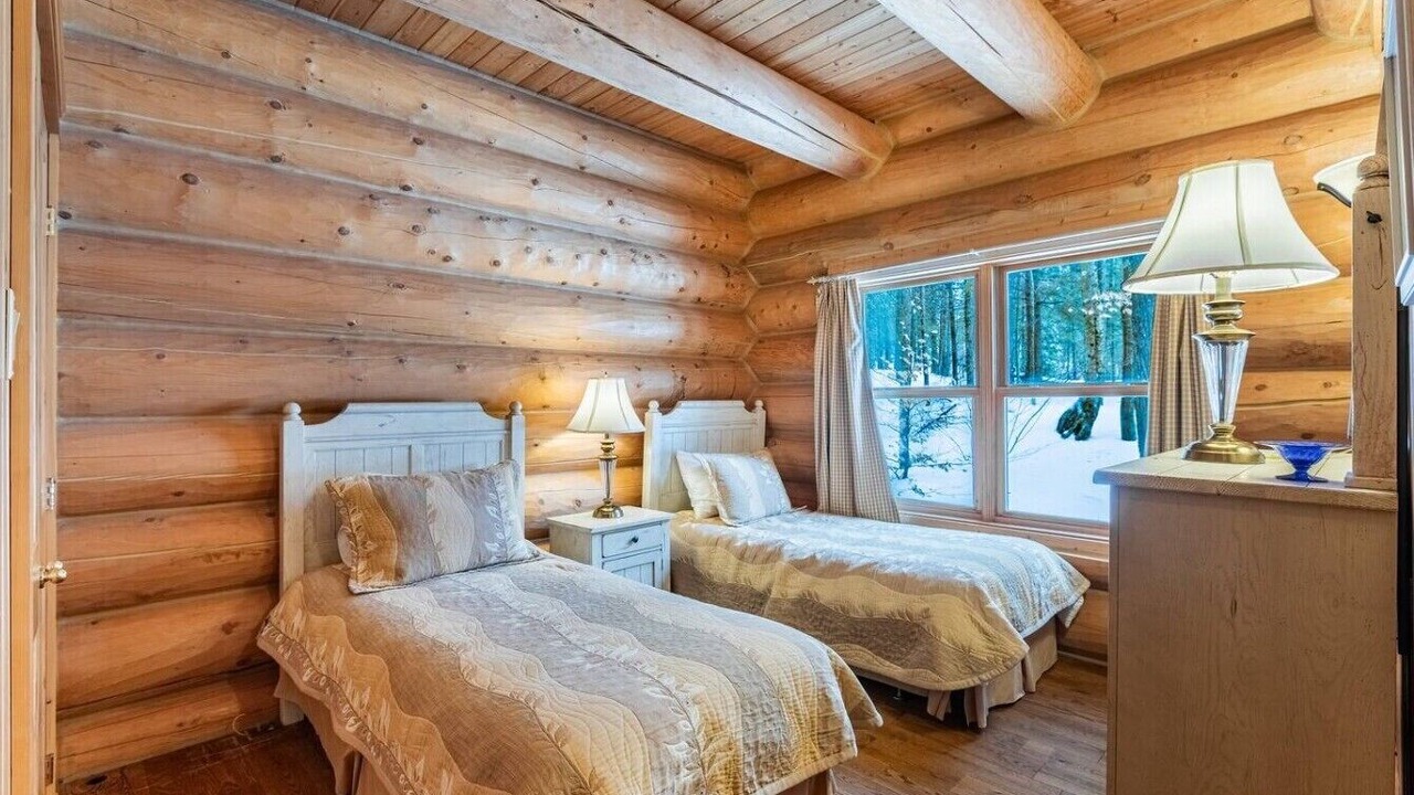 Photo of Bedroom in Fiddler Lake Resort