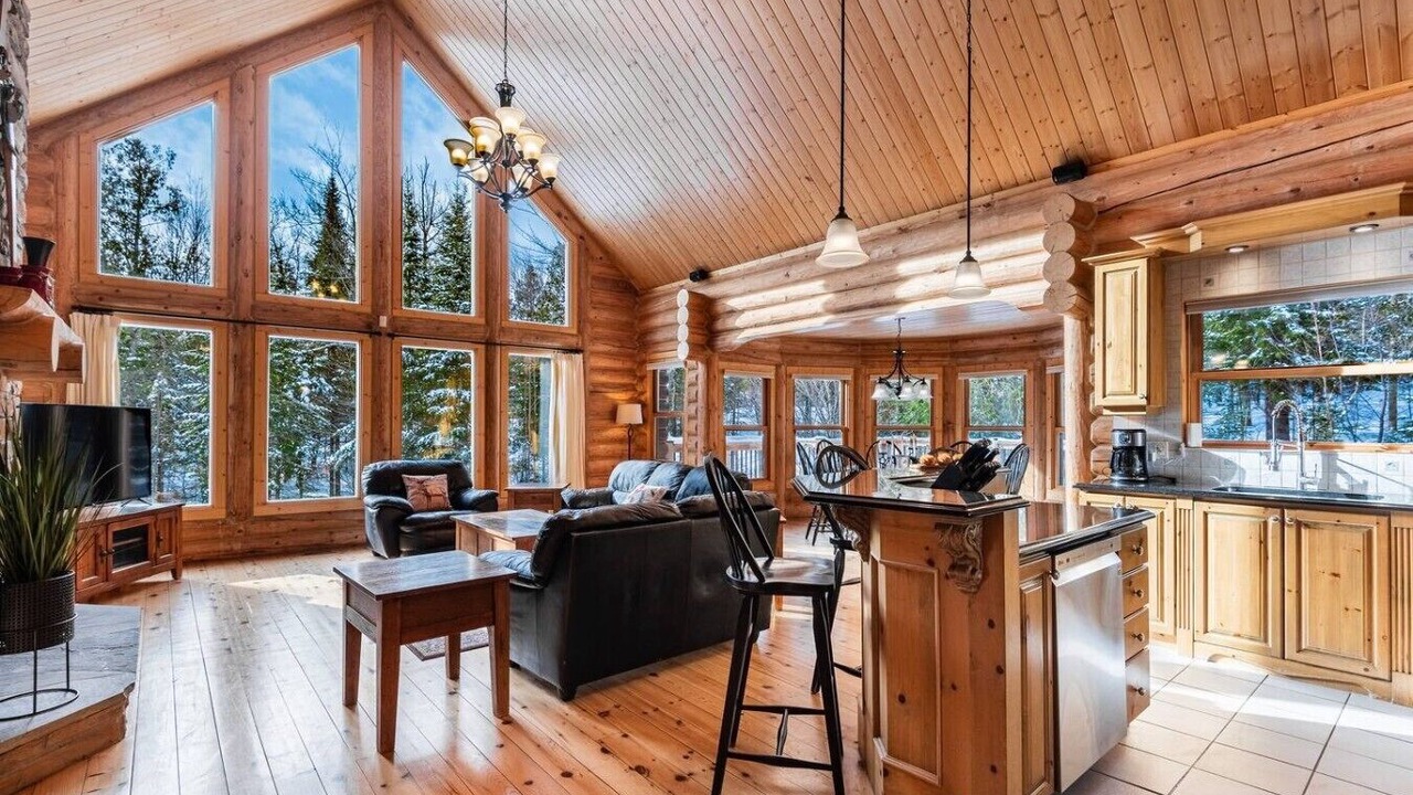 Photo of Livingroom in Fiddler Lake Resort