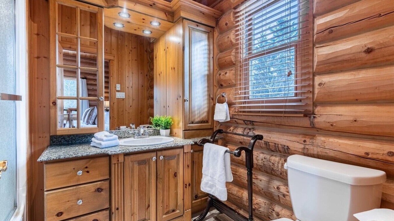 Photo of Bathroom in Fiddler Lake Resort