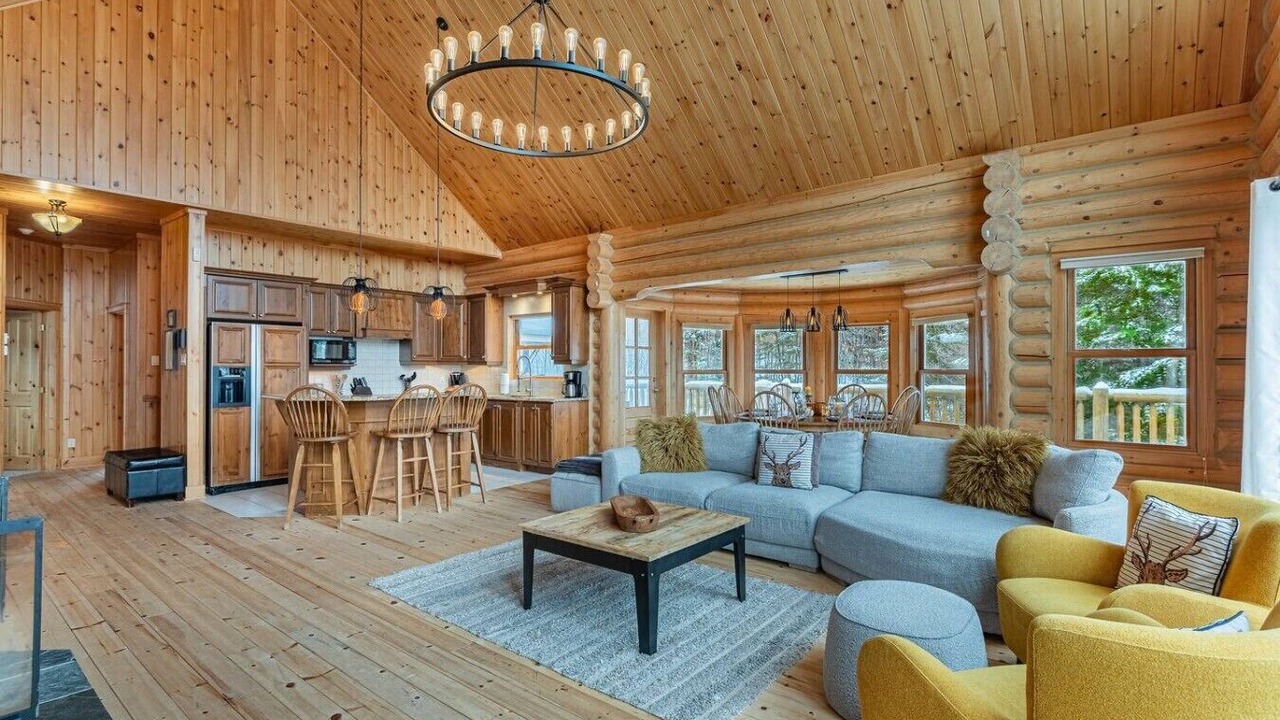 Photo of Livingroom in Fiddler Lake Resort