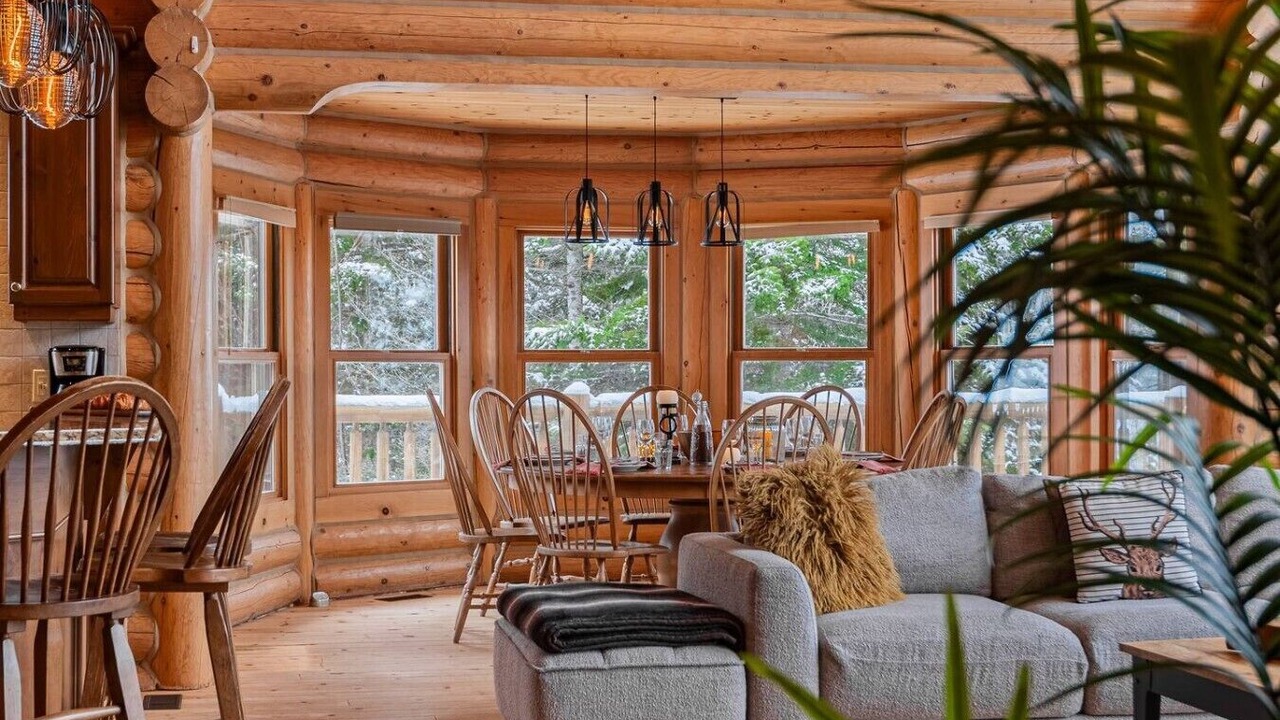 Photo of Livingroom in Fiddler Lake Resort