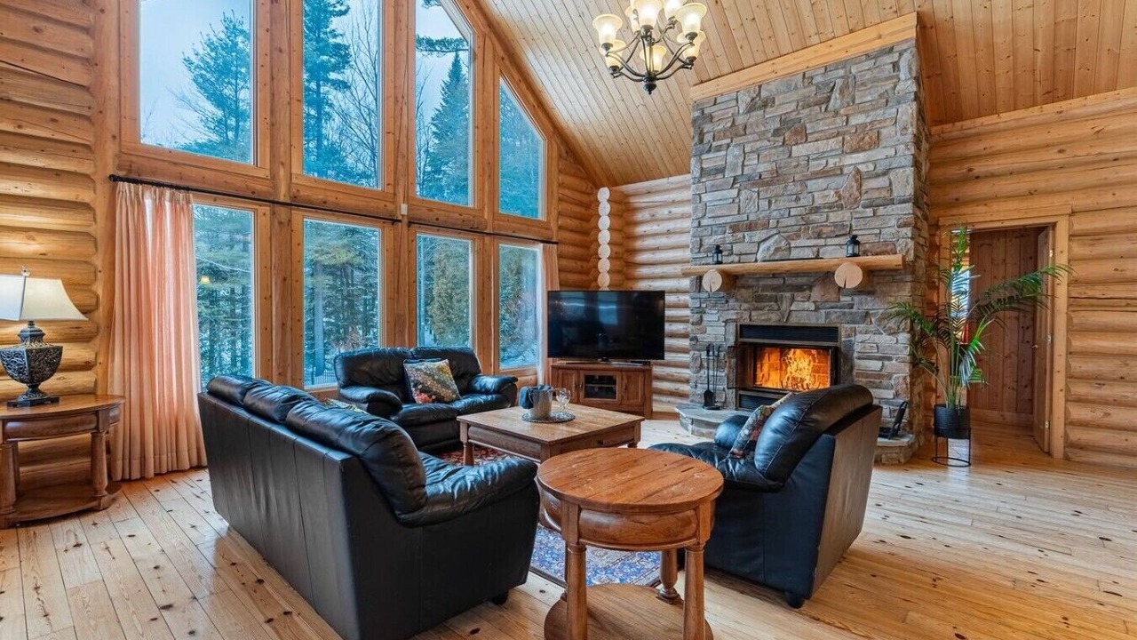 Photo of Livingroom in Fiddler Lake Resort