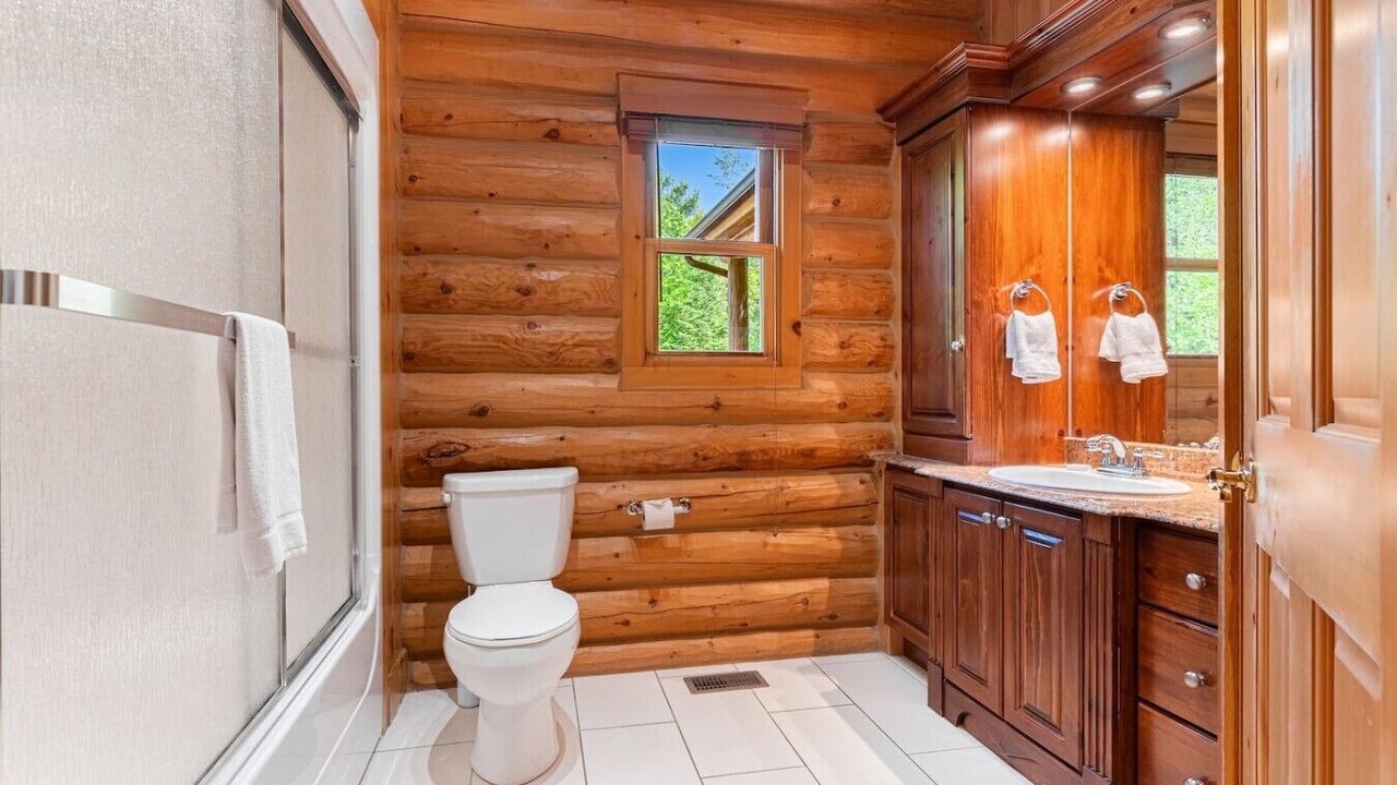 Photo of Bathroom in Fiddler Lake Resort